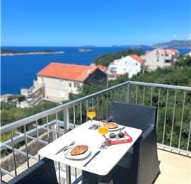 9 Bedroom Villa with Pool and Sea Views in Cavtat, sleeps 18